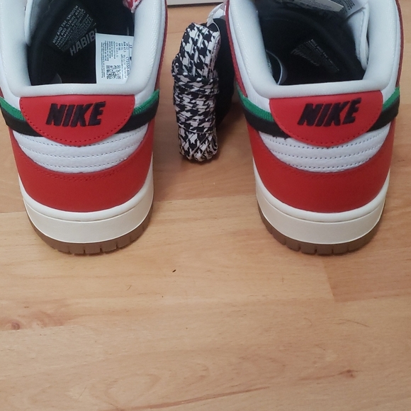 Nike SB Dunk Low Habibi Mens - Picture 4 of 9